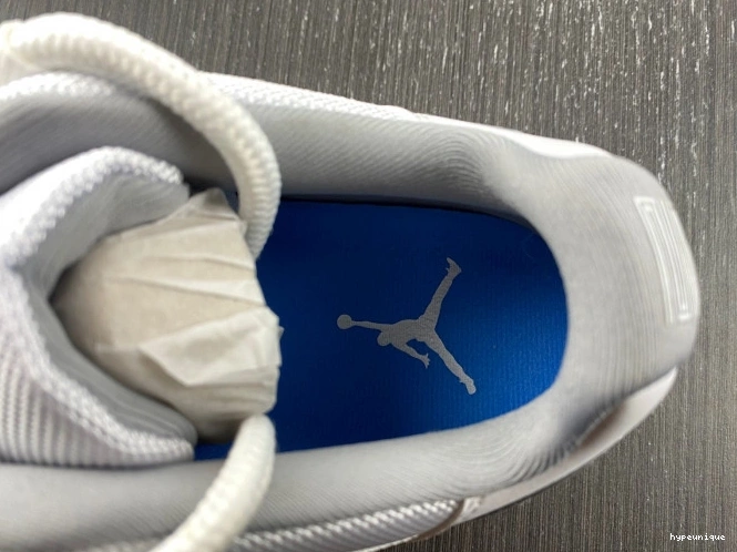 HYPE 11 Jordan Air Low AV2187-140 Cement Grey 0719